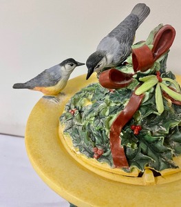 lot 163 image: Lenox Winter Greetings Fountain by Catherine McClung