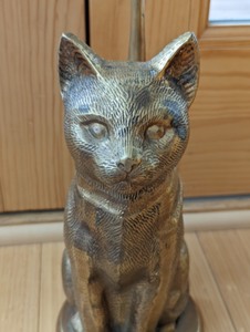 lot 330 image: Vintage Brass Cat Doorstop