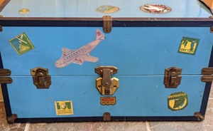 lot 335 image: Awesome Vintage Trunk with Doll Clothes