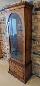 lot 339 image: Rifle Display CaseSafe