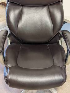 lot 345 image: True Wellness Executive Office Chair