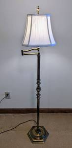 lot 351 image: Brass Floor Lamp with Adjustable Arm