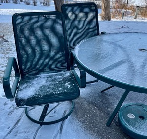 lot 391 image: Patio Table and 4 Chairs