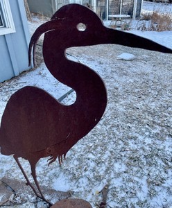 lot 390 image: Metal Bird Figurine Yard Art