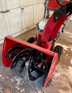 lot 397 image: Honda HS55 Snowblower