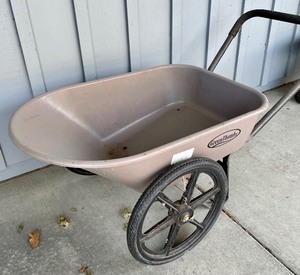 lot 396 image: Green Thumb Yard Cart