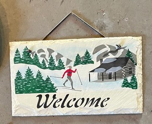 lot 442 image: Variety of Welcome Signs