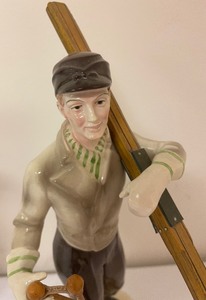 lot 446 image: Midwest of Cannon Falls Skiing Figurines