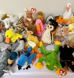 lot 454 image: Bursting with Beanie Babies