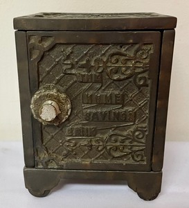 lot 452 image: Kenton Cast Iron Home Saving Bank
