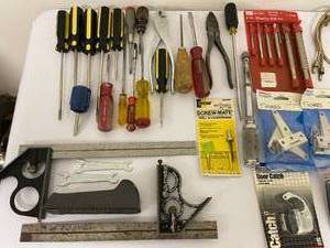 lot 421 image: Hand Tool Lot