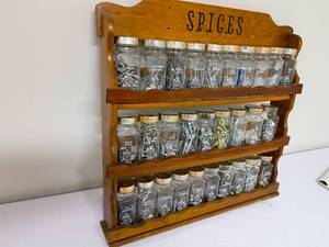 lot 428 image: Vintage Spice Rack with Printed Labeled Jars