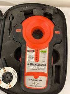 lot 431 image: Black and Decker Bullseye Lazer Stud Finder