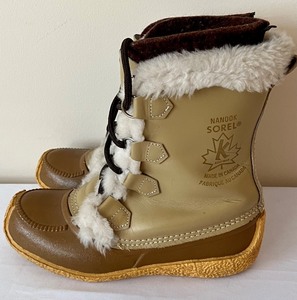 lot 282 image: Womens Sorel Nanook Boots