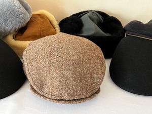 lot 280 image: Variety of Vintage Mens Hats