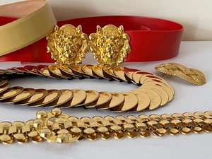 lot 278 image: Dotty Smith Double Lionhead Belt and a Variety of Beautiful Vintage Fashionable Gold Ladies Belts