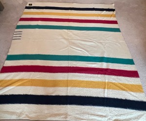 lot 287 image: Vintage Whitney Point Wool Blanket