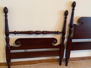 lot 297 image: Beautiful Vintage Twin Bed Frame