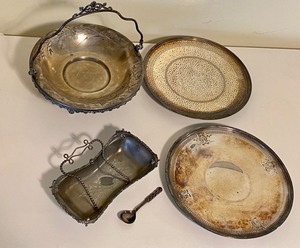lot 298 image: Vintage Silver Plate Items