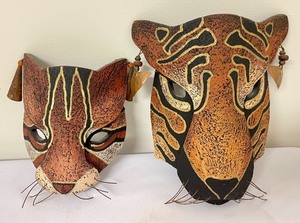 lot 148 image: Beautiful Clay Tiger Mask Wall Hangings