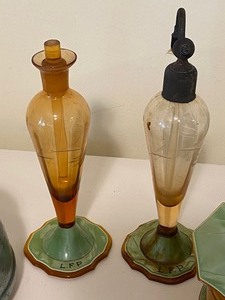 lot 376 image: Vintage Ladies Vanity Items