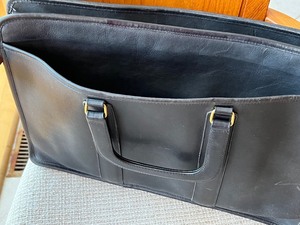 lot 471 image: Black Leather Coach Attache w New York Tag