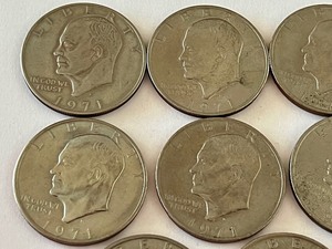 lot 476 image: (8) 1971 Eisenhower Dollar Coins