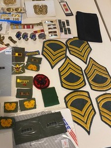 lot 500 image: Large Variety of National Guard Patches, Pins and Insignia