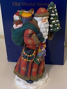lot 510 image: Old World Santa Figurine by Pipka