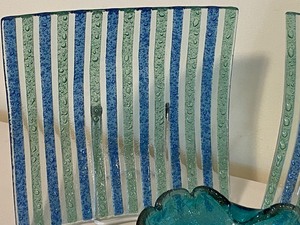 lot 517 image: Two Beautiful Striped Glass Plates & Aqua Art Glass Bowl