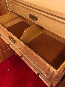 lot 514 image: Lovely Vintage Dresser