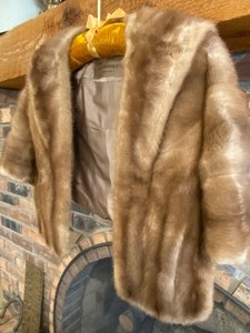 lot 551 image: Vintage Fur Shrug