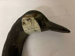 lot 530 image: 1980s Wooden Hand Carved Goose Piece With Great Patina