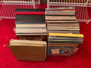 lot 552 image: Large Lot Of Vintage Albums