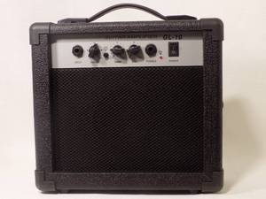 lot 8 image: Guitar Amplifier GL 10