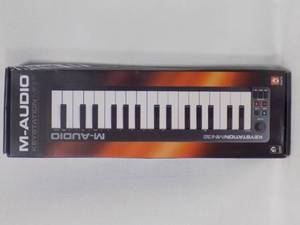 lot 9 image: M-Audio Keystation Mini 32