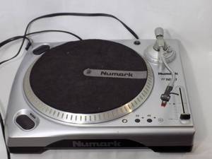 lot 25 image: Numark TT1610 Turntable