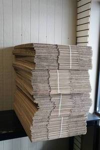 100 Cardboard Boxes with Handles - 16 x 14 x 7