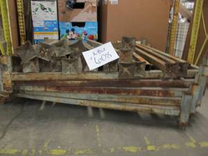 lot 608 image: 5 Stackable Metal Heavy Duty Pallet Racks - Gray