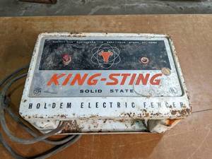 lot 243 image: King-Sting Solid State Golden Elect...