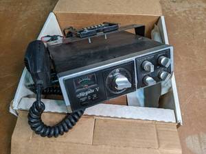 lot 244 image: Hy-Gain Citizens Two-Way Radio Box ...