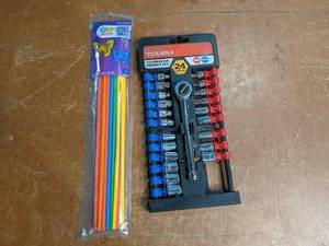 lot 250 image: Hyper Tough 23 pc. 14 Dr. Socket ...