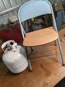 lot 280 image: Vintage American Seating Company Ch...