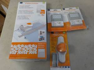 lot 297 image: Fiskars AdvanEdge Punch System and ...