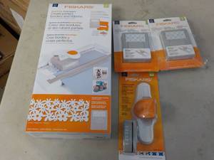 lot 298 image: Fiskars AdvanEdge Punch System and ...