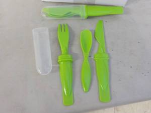 lot 324 image: Case of 250 Lime Green Plastic Silv...