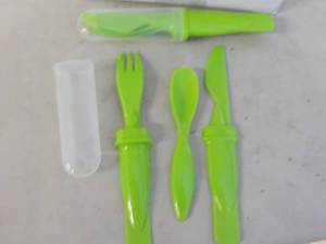 lot 325 image: Case of 250 Lime Green Plastic Silv...