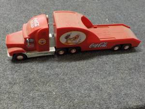 lot 10 image: Coca Cola Plastic Truck...