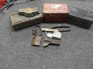 lot 29 image: Vintage Tin and Tools...