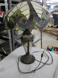 lot 8 image: Imitation Stained Glass Lamp as is...